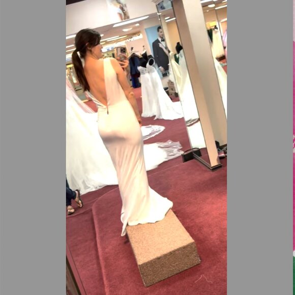 Bridal Plunging Back Simple Wedding Gown Fit N Flare (Size 8) - Picture 1 of 8